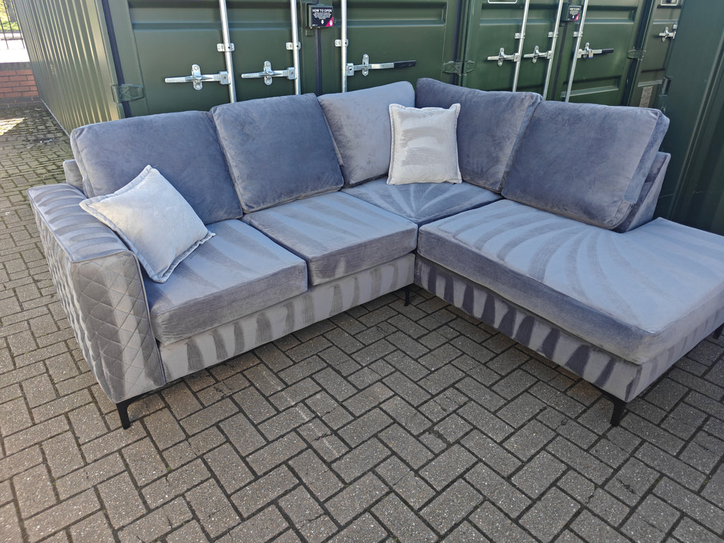 Luxury Grey Velvet Corner Sofa – Like New (6 Months Old)