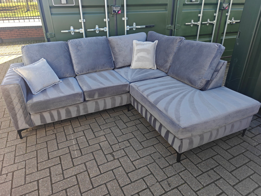 Luxury Grey Velvet Corner Sofa – Like New (6 Months Old)