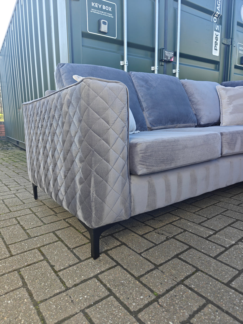 Luxury Grey Velvet Corner Sofa – Like New (6 Months Old)