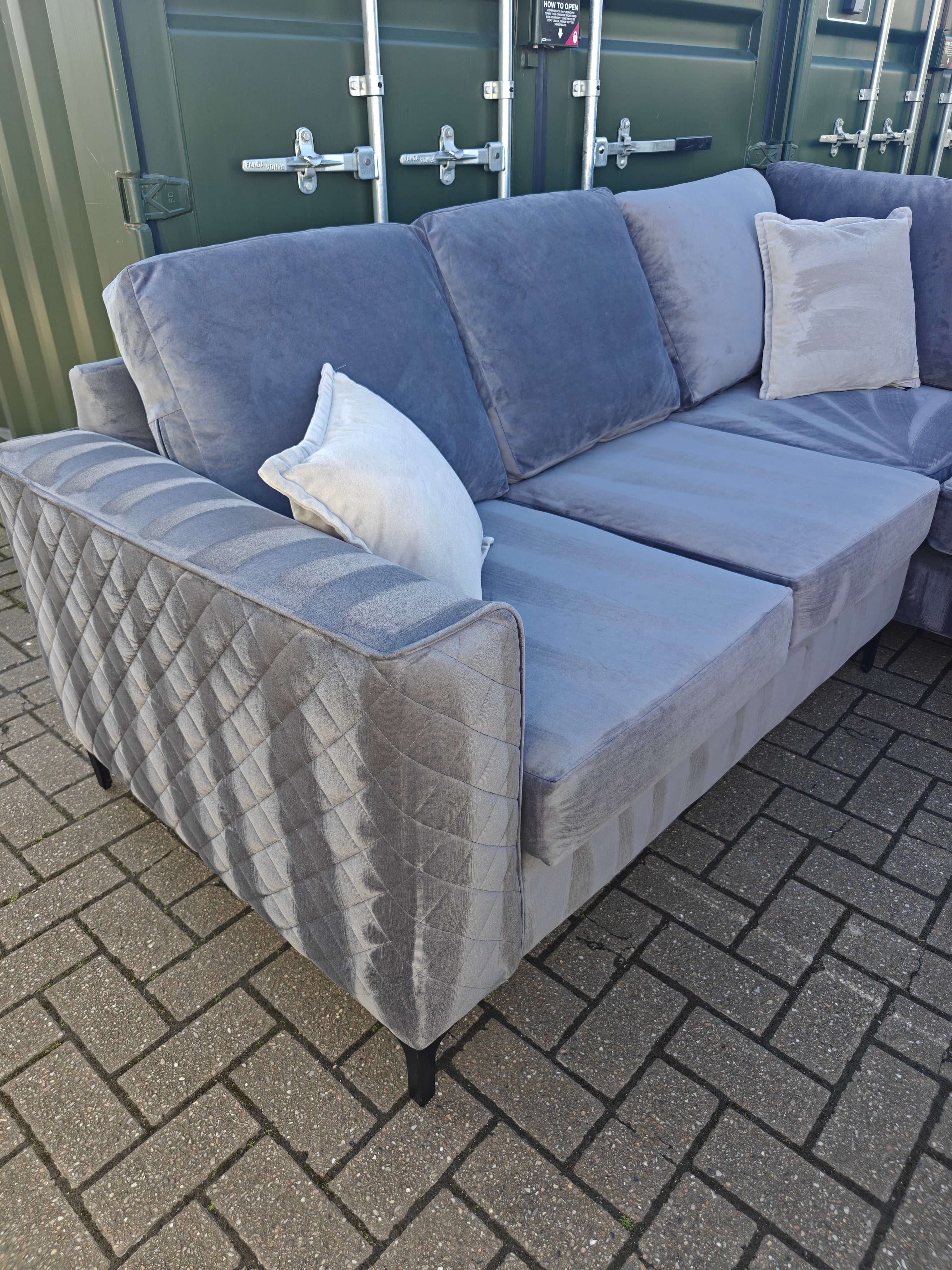 Luxury Grey Velvet Corner Sofa – Like New (6 Months Old)