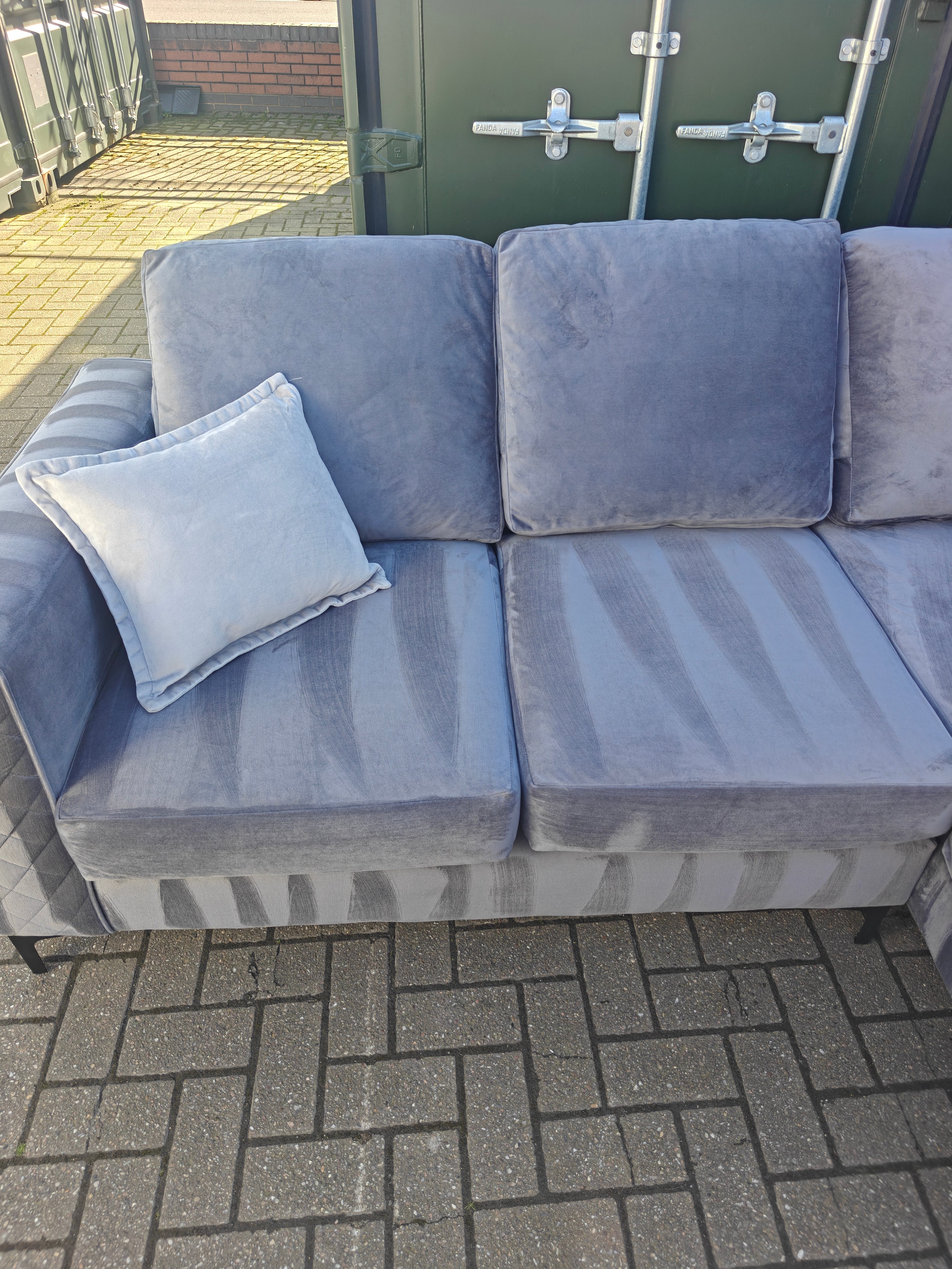Luxury Grey Velvet Corner Sofa – Like New (6 Months Old)