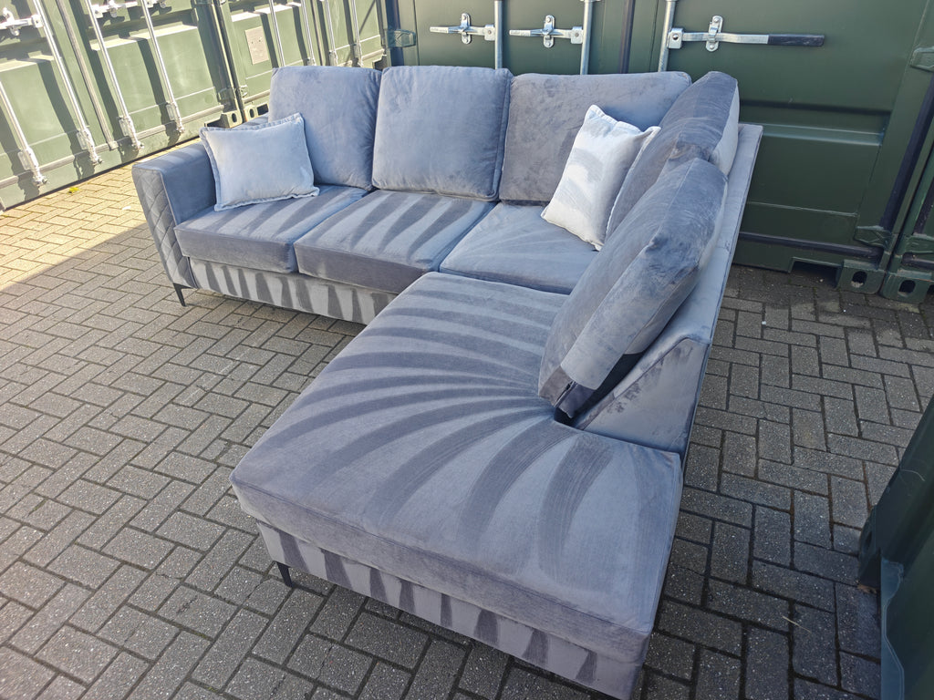Luxury Grey Velvet Corner Sofa – Like New (6 Months Old)