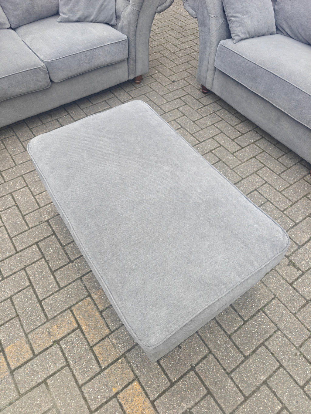 Grey Windsor Sofa Set 4+2 Seater + Footstool RRP