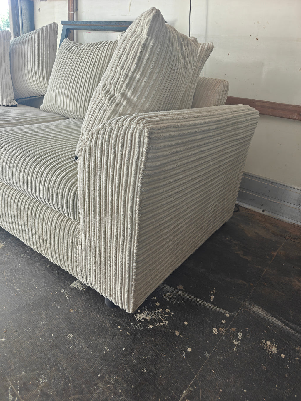 BRAND NEW JUMBO CORD 3 SEATER SOFA