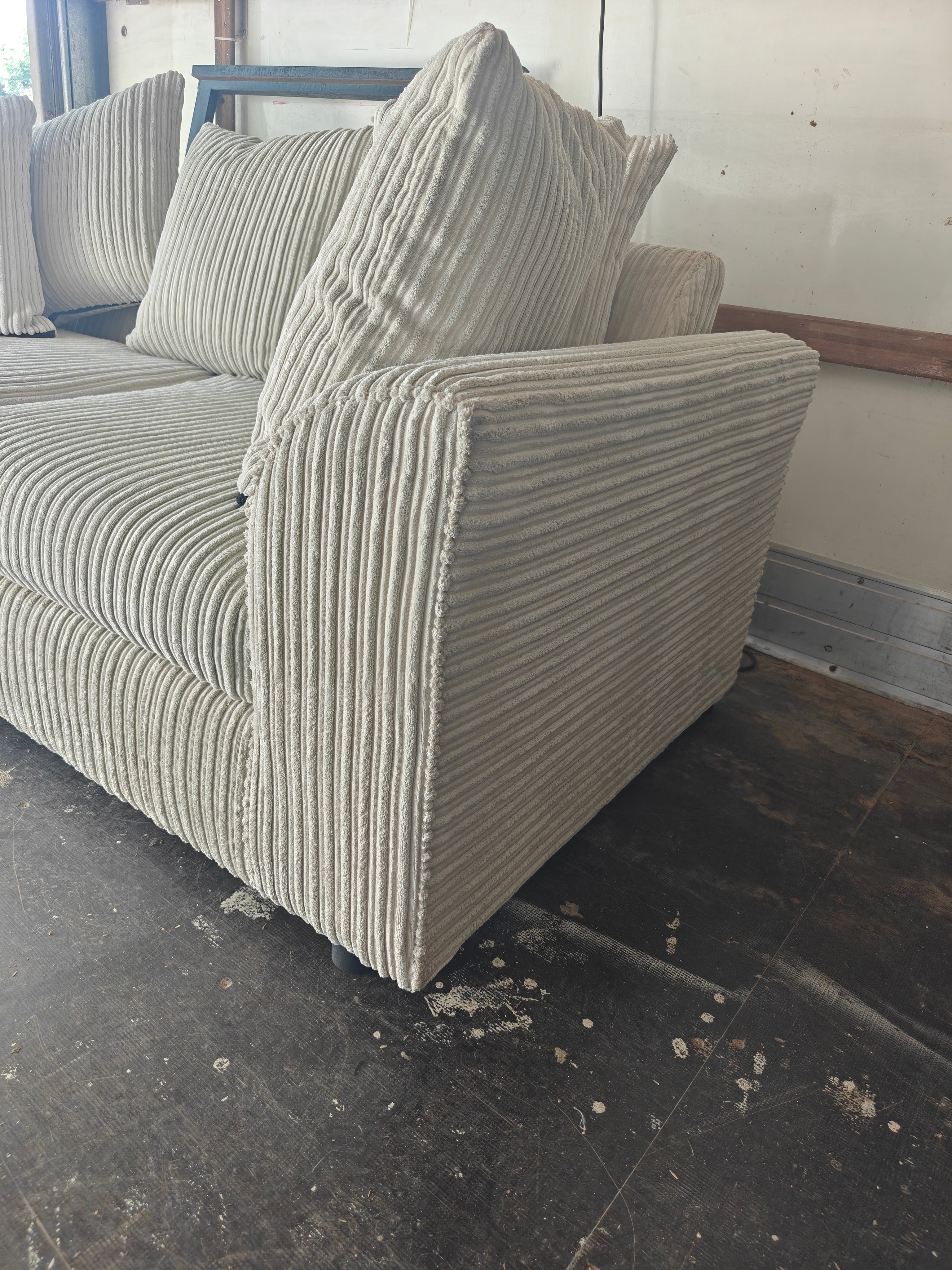 BRAND NEW JUMBO CORD 3 SEATER SOFA