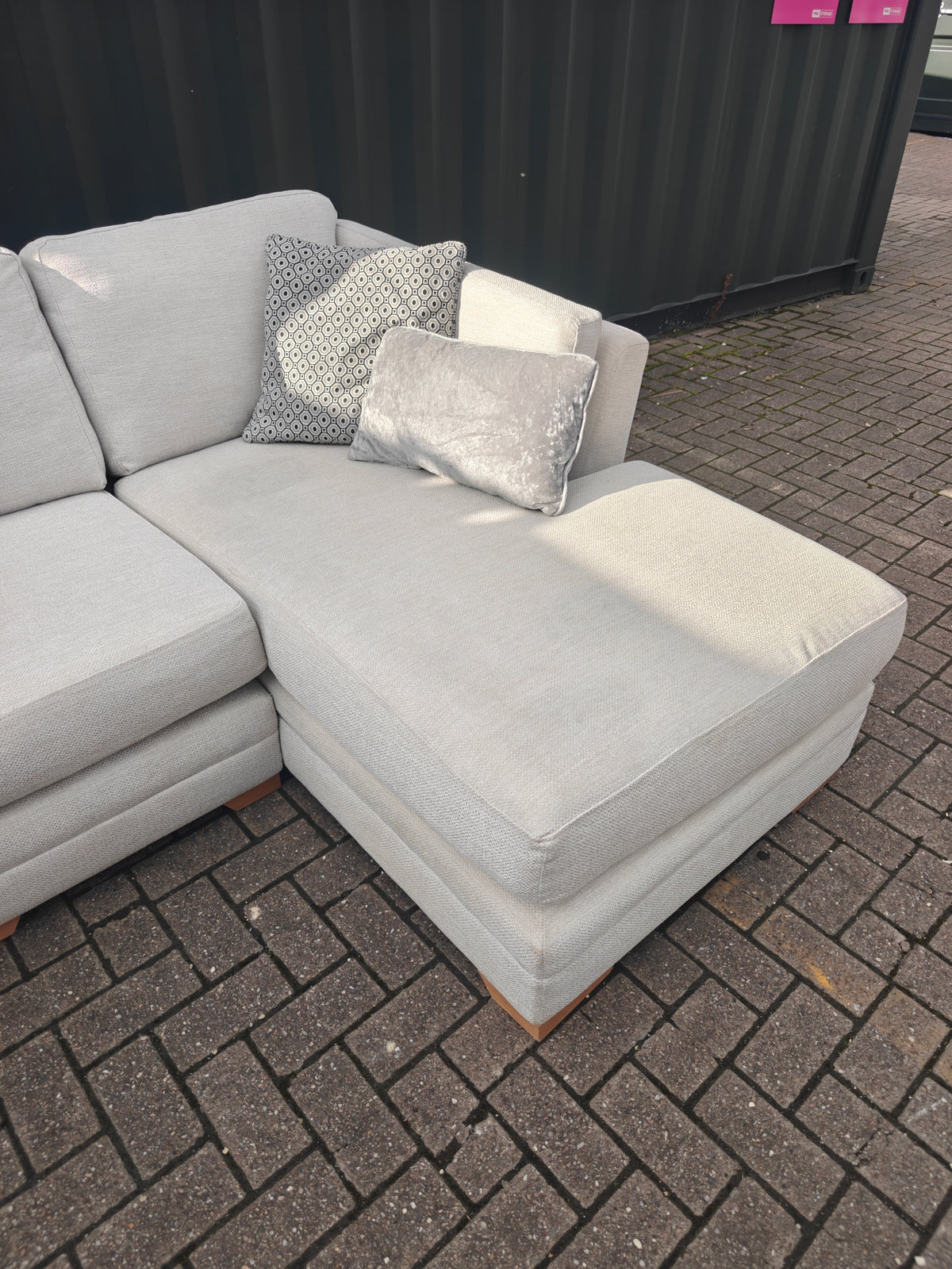DFS Ada / Long Beach Corner Chaise Sofa